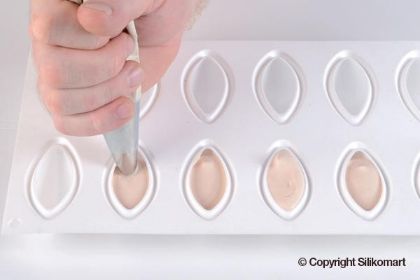 Obrázek SILIKONOVÁ FORMA - QUENELLE 24 6,3 X2,9 H 2,8 